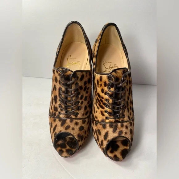 Christian Louboutin ヒョウ柄 ハイヒール　35 Christian Louboutin lady derby ponyhair open toe pumps heels
